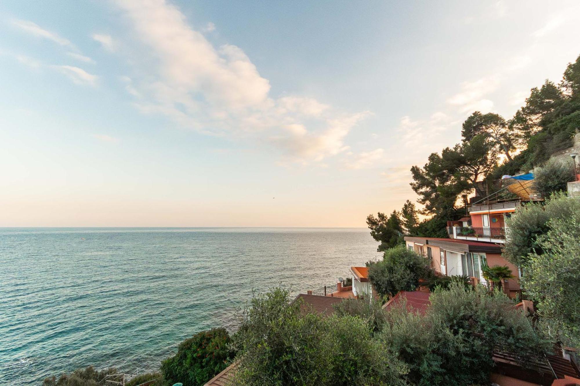 C22 Beachfront Villa - Spa Bath, Pool, Private Beach, Parking Free Marina dʼMarina dʼAndora المظهر الخارجي الصورة